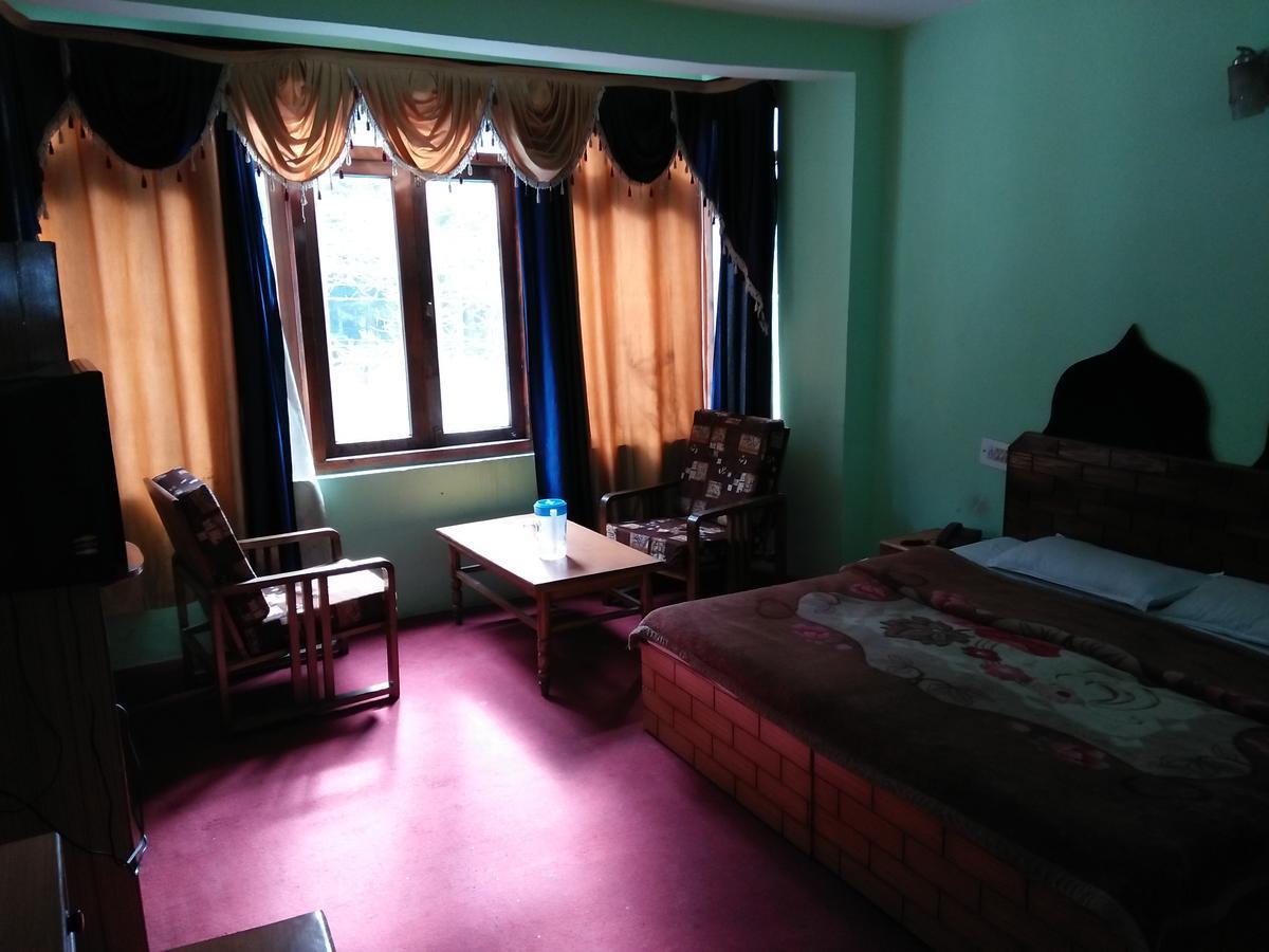 مايالي Hotel Neelkanth المظهر الخارجي الصورة